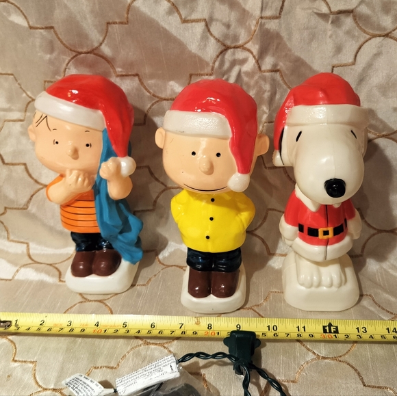 Sitting christmas blow molds snoopy